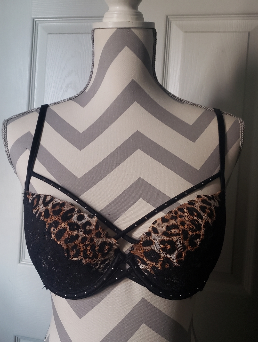 NWOT VS PINK Lace Leopard Print Date Push Up Bra